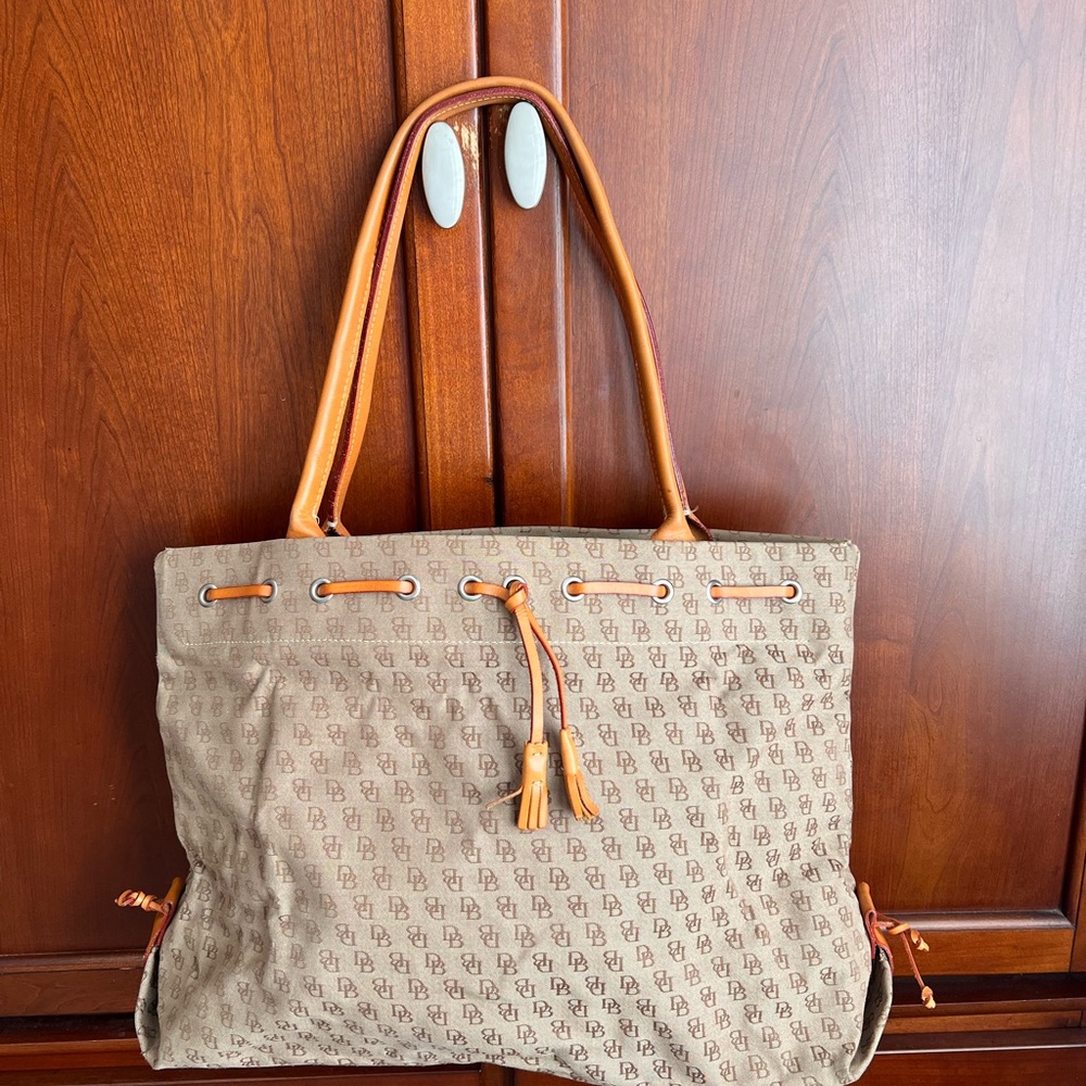 Dooney & Bourke Tote with matching wallet